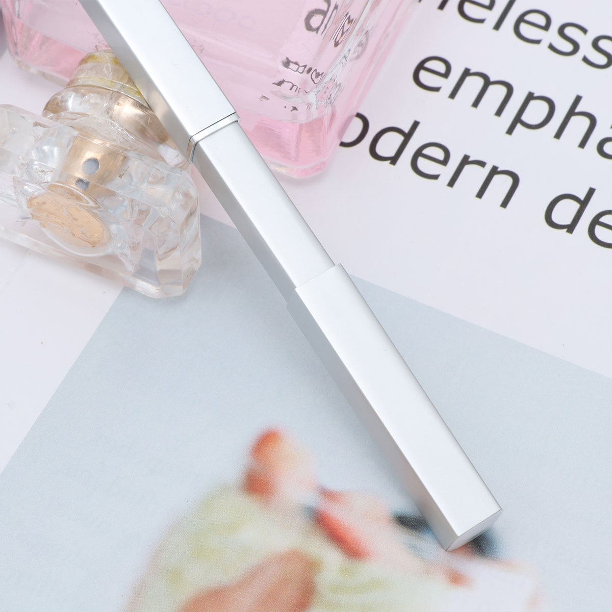 Einziehbarer Lippenpinsel mit  – Body Brush Bewertung und Preis
